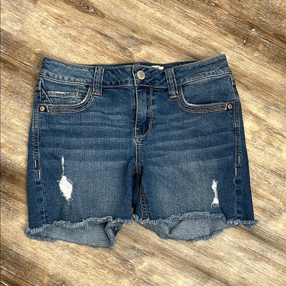 Seven 7 Women's Denim Jean Shorts Size 6 Cut Off Lightly Distressed 4" Inseam - Picture 13 of 14